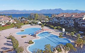 I Ciliegi 1-09 con piscina by Wonderful Italy