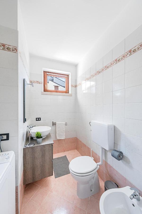 Appartamento I Ciliegi 1-09 con piscina by Wonderful Italy Desenzano del Garda Esterno foto