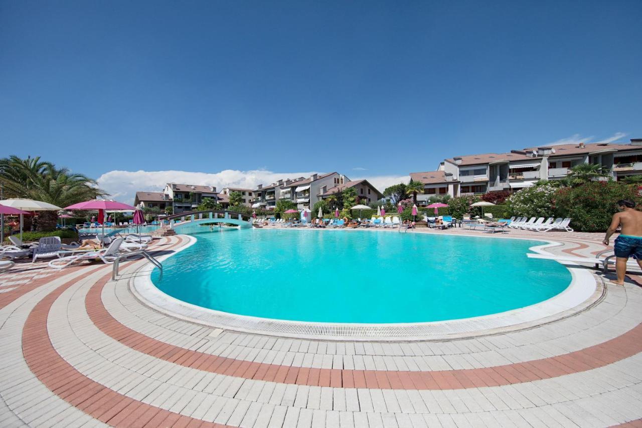 Appartamento I Ciliegi 1-09 con piscina by Wonderful Italy Desenzano del Garda Esterno foto