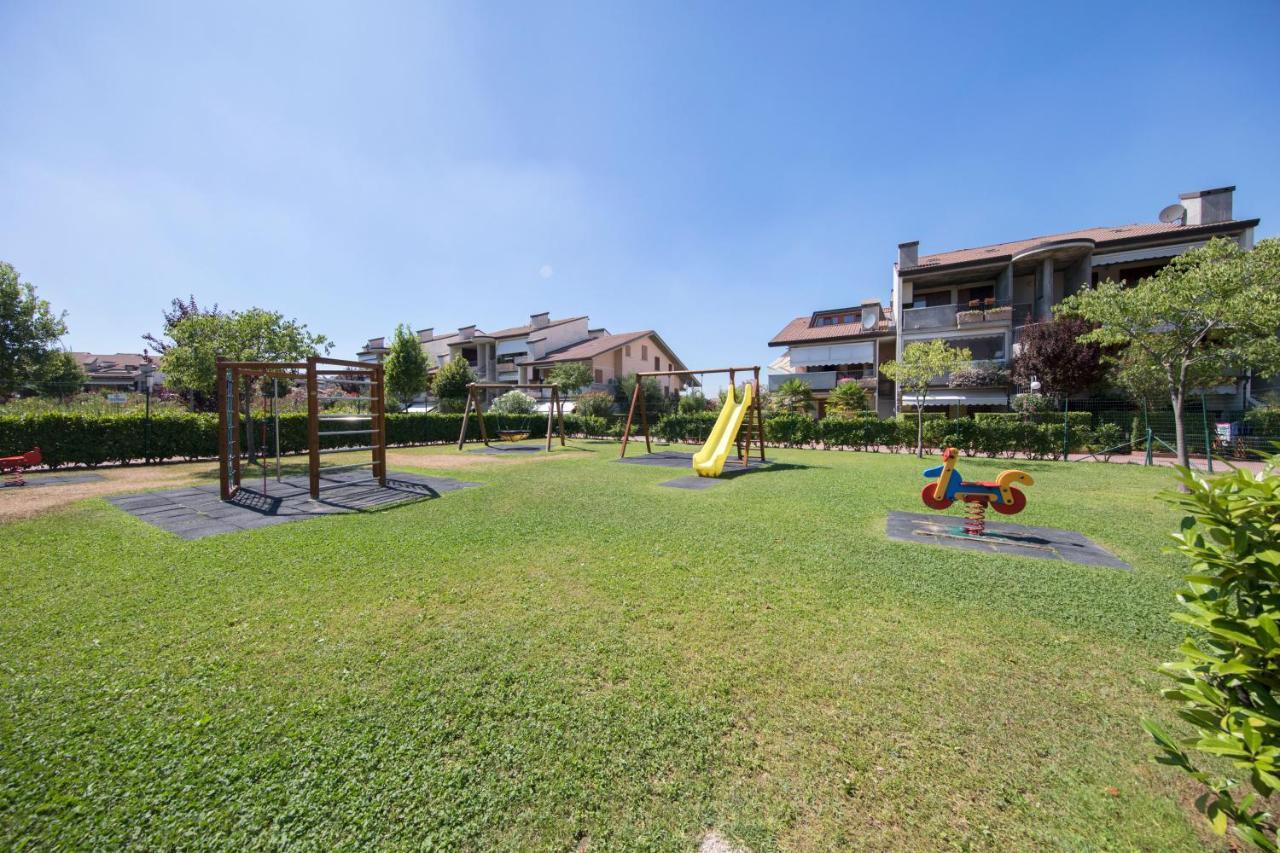 Appartamento I Ciliegi 1-09 con piscina by Wonderful Italy Desenzano del Garda Esterno foto