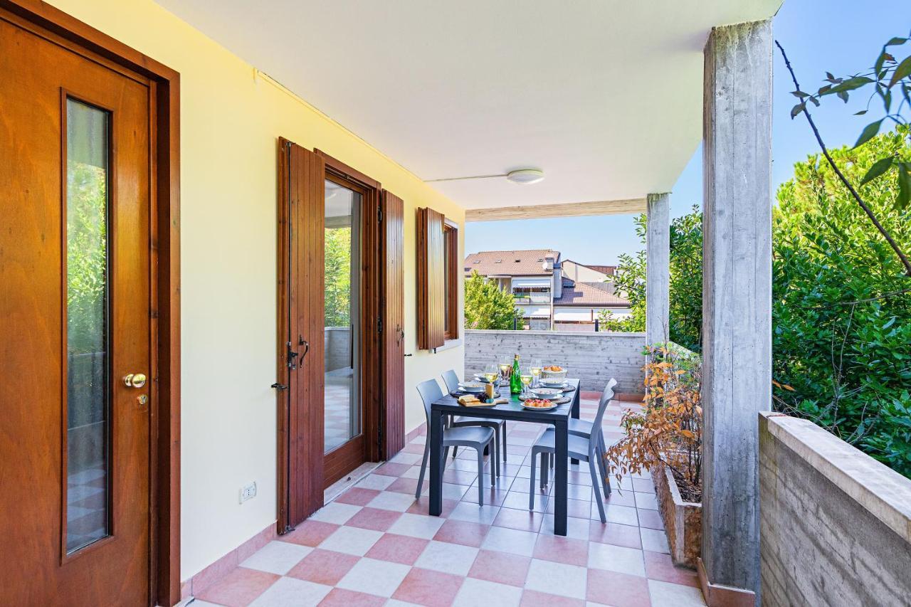 Appartamento I Ciliegi 1-09 con piscina by Wonderful Italy Desenzano del Garda Esterno foto