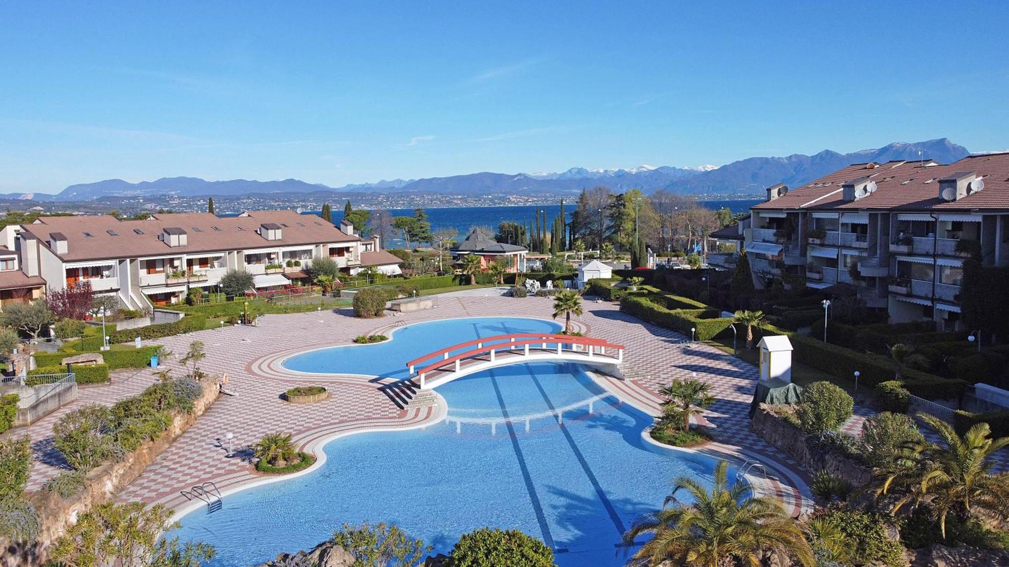 Appartamento I Ciliegi 1-09 con piscina by Wonderful Italy Desenzano del Garda Esterno foto