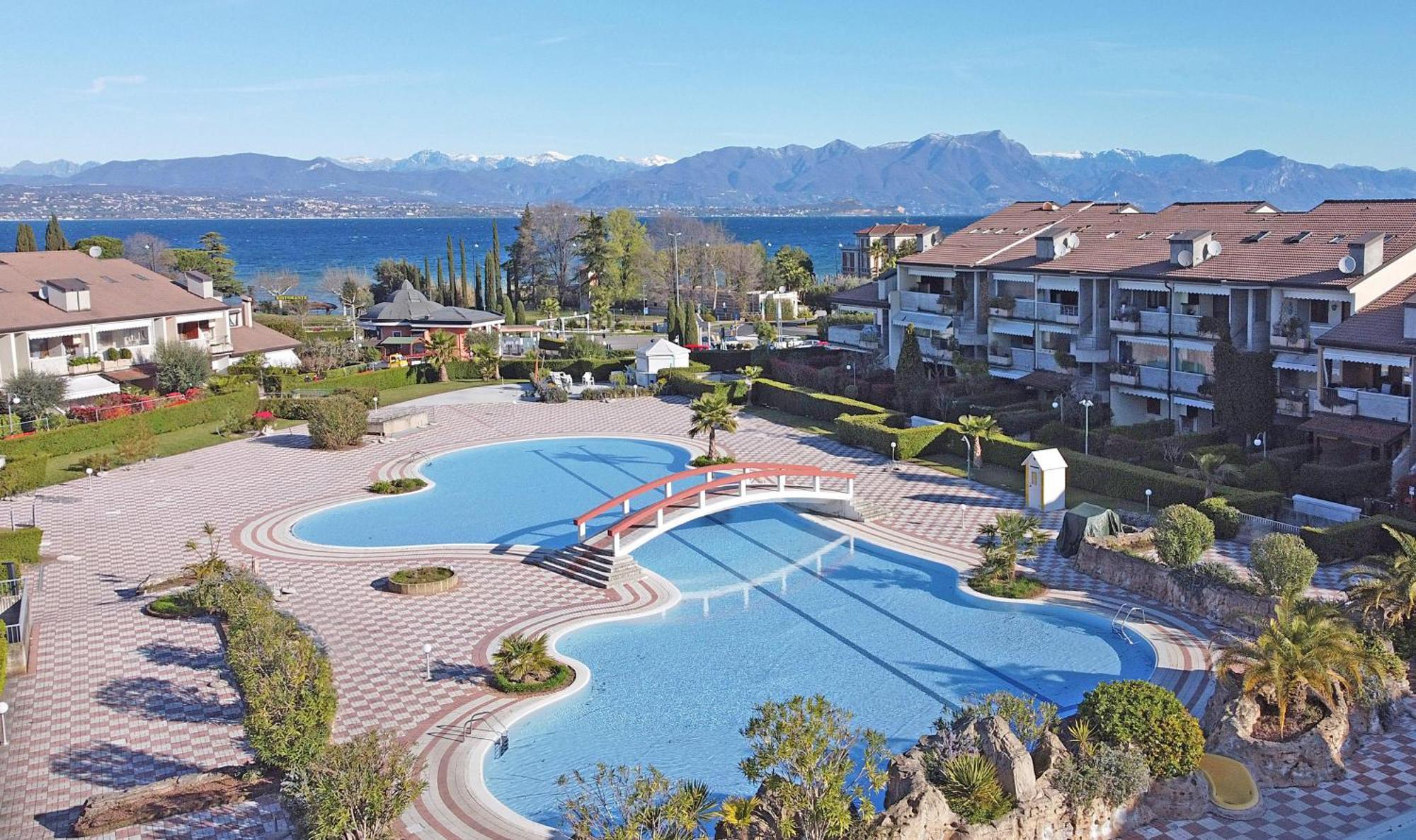 Appartamento I Ciliegi 1-09 con piscina by Wonderful Italy Desenzano del Garda Esterno foto